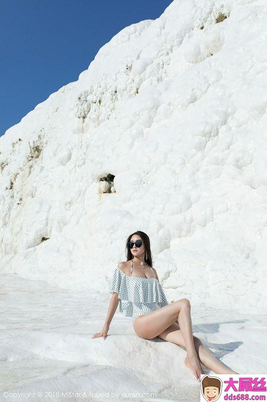 女神穆菲菲土耳其旅拍白色高叉连体衣秀完美身材诱人写真